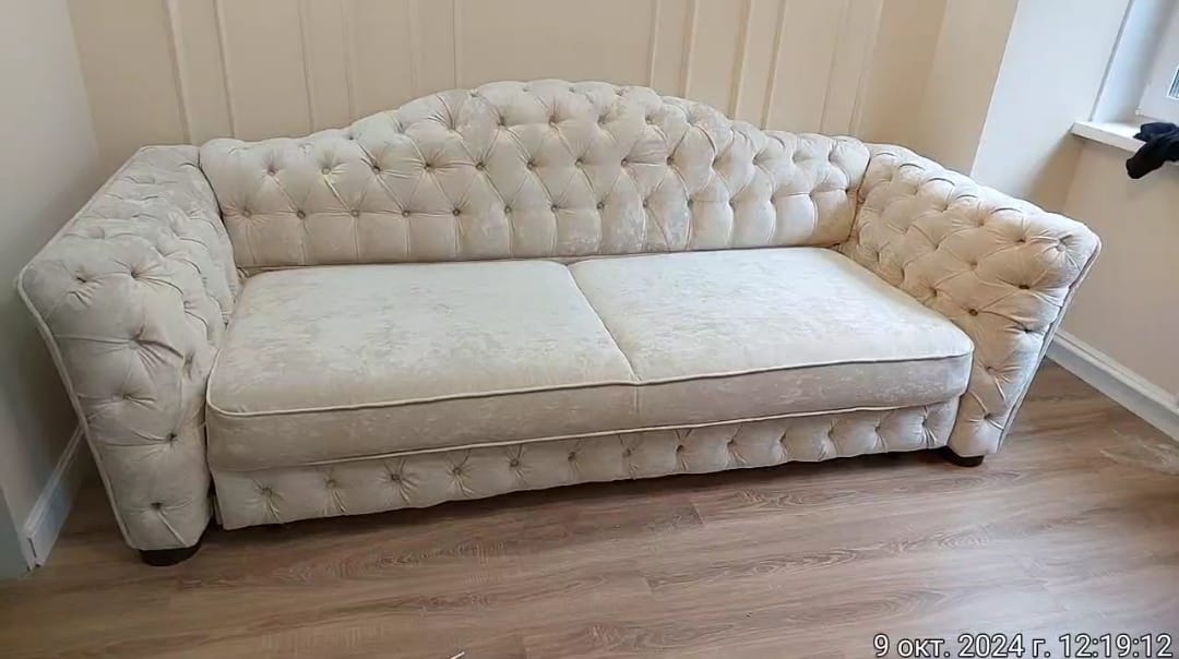 Обивка дивана. Болотное