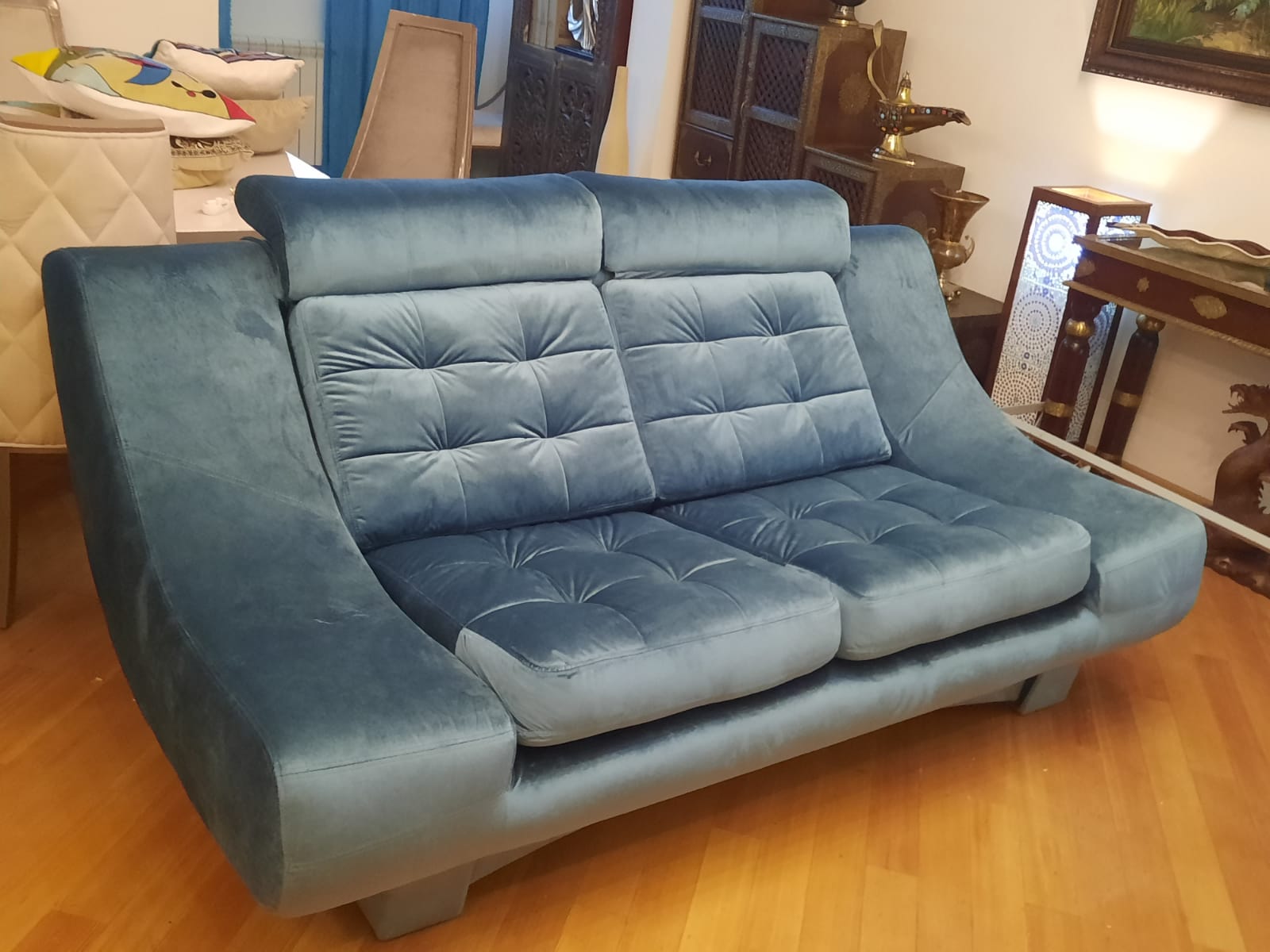 Обивка дивана на дому. Болотное